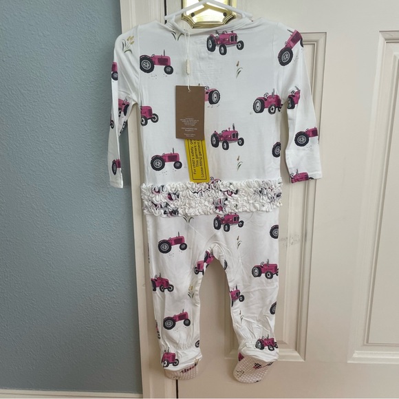 SOLD!!! NWT Angel Dear Bamboo Pink Tractor Farm Print Ruffle Footie Pajama 9-12M - Picture 4 of 4